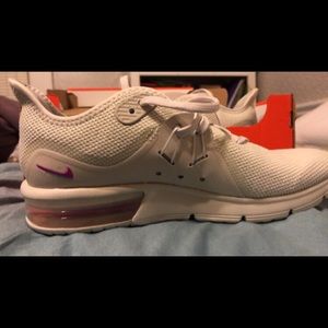 Brand new women’s Nike sneakers